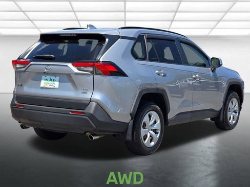Used 2020 Toyota RAV4 LE AWD/4WD image 16