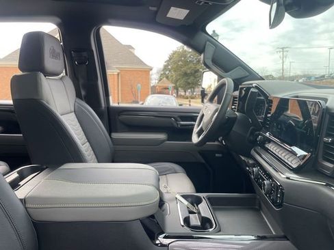 Used 2025 Chevrolet Silverado 2500 ZR2 w/ ZR2 Bison Edition image 14