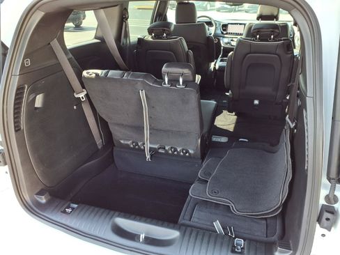 Used 2026 Chrysler Pacifica Limited FWD image 27