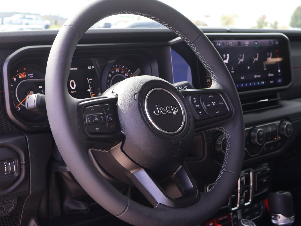 Used 2026 Jeep Wrangler Unlimited Rubicon AWD/4WD image 24