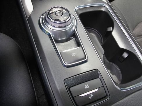 Used 2020 Ford Fusion SE FWD image 27