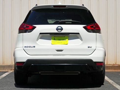 Used 2017 Nissan Rogue SV FWD image 10