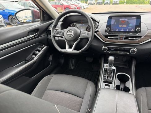 Used 2023 Nissan Altima 2.5 SV AWD/4WD image 22