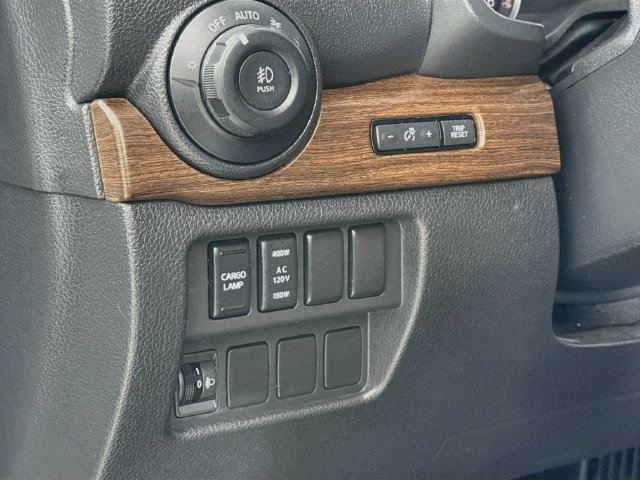 Used 2021 Nissan Titan Platinum Reserve w/ Moonroof Package AWD/4WD image 10
