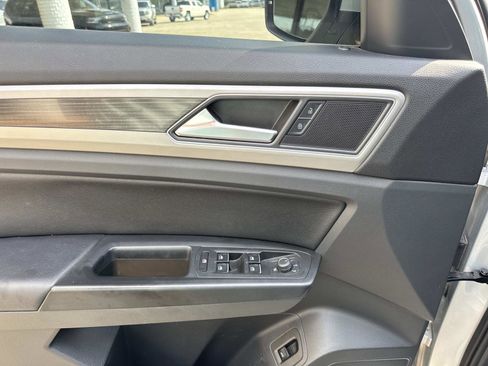 Used 2019 Volkswagen Atlas SEL R-Line AWD/4WD image 20