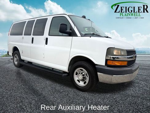 Used 2016 Chevrolet Express 2500 LT w/ LT Preferred Equipment Group RWD image 6