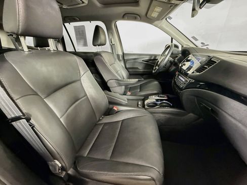 Certified 2021 Honda Pilot Touring image 39