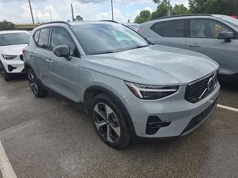Used 2026 Volvo XC40 B5 Plus AWD/4WD image 2