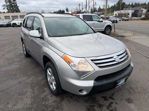 Used 2008 Suzuki XL7 AWD w/ 3rd Row image 9