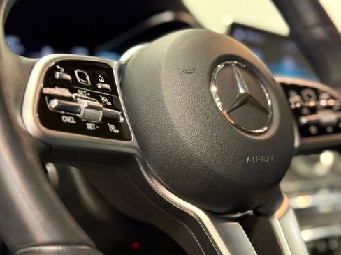 Used 2022 Mercedes-Benz GLC 300 4MATIC image 38