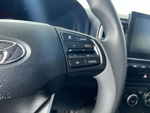 Used 2021 Hyundai Venue SE image 17