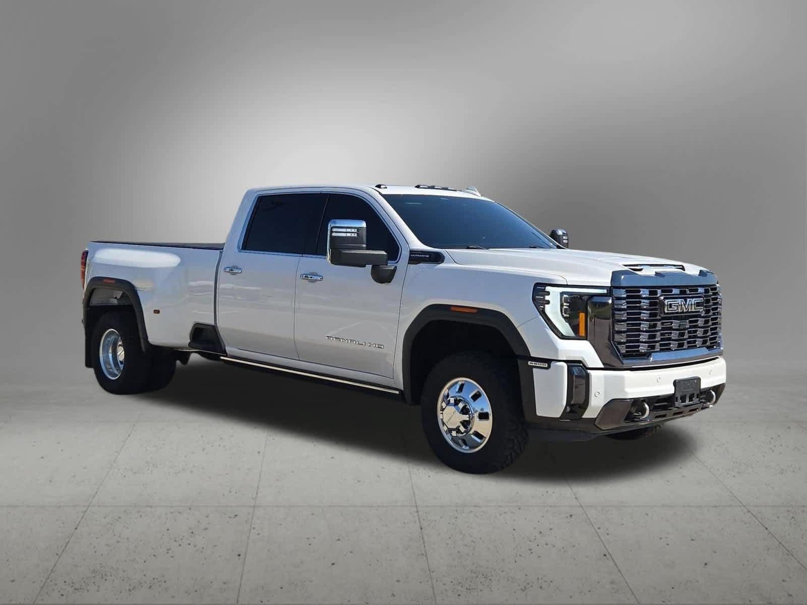 Used 2024 GMC Sierra 3500 Denali Ultimate AWD/4WD image 8