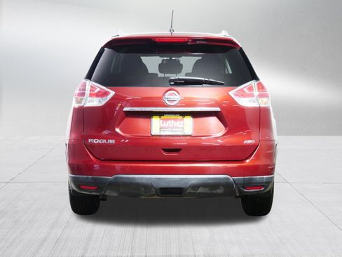 Used 2016 Nissan Rogue S w/ Appearance Package AWD/4WD image 6