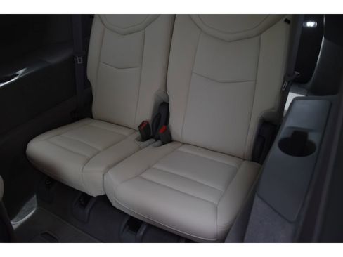 Used 2024 Cadillac XT6 Premium Luxury FWD image 17