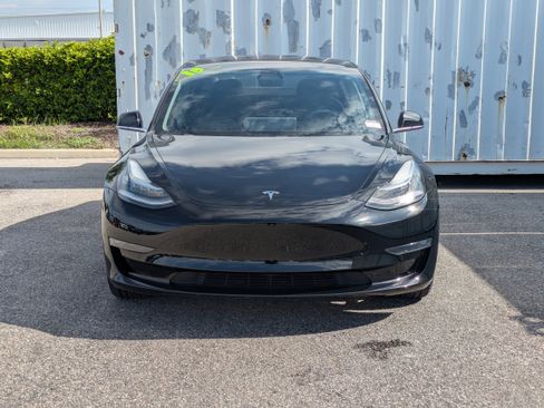 Used 2018 Tesla Model 3 Long Range RWD image 9