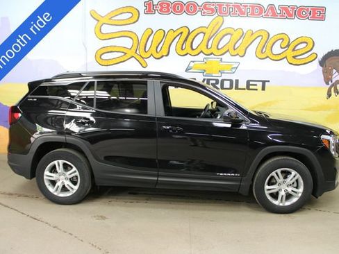 Used 2023 GMC Terrain SLE w/ Driver Convenience Package FWD image 1