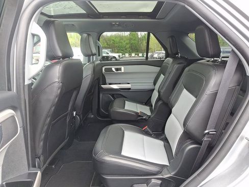 Certified 2023 Ford Explorer XLT w/ Equipment Group 202A AWD/4WD image 11
