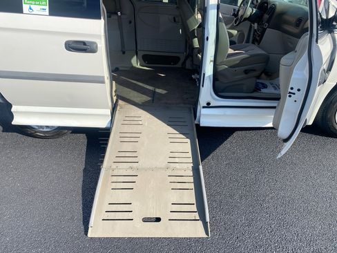 Used 2006 Dodge Grand Caravan SE w/ Popular Equipment Group I image 16