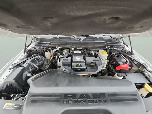 Used 2020 RAM 3500 Tradesman w/ Chrome Appearance Group image 39