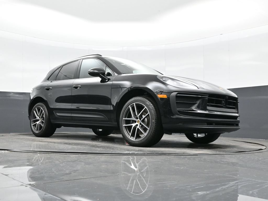 Certified 2026 Porsche Macan AWD/4WD image 40