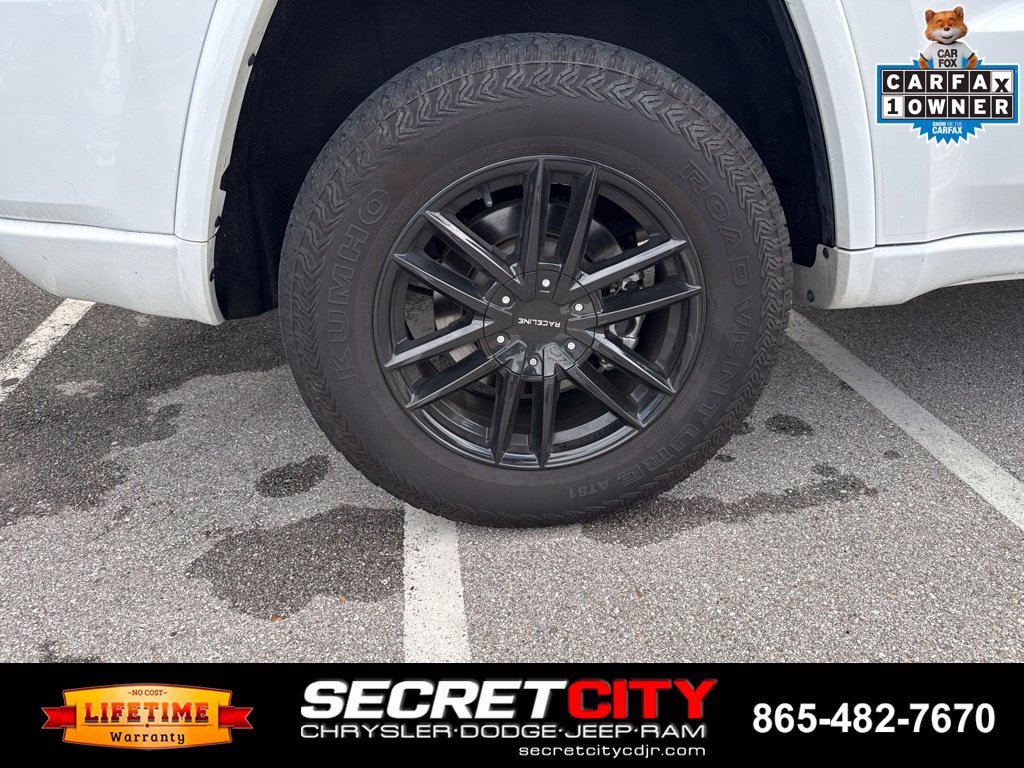Used 2022 Jeep Grand Cherokee Laredo X AWD/4WD image 16