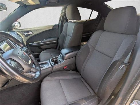 Used 2022 Dodge Charger SXT RWD image 2