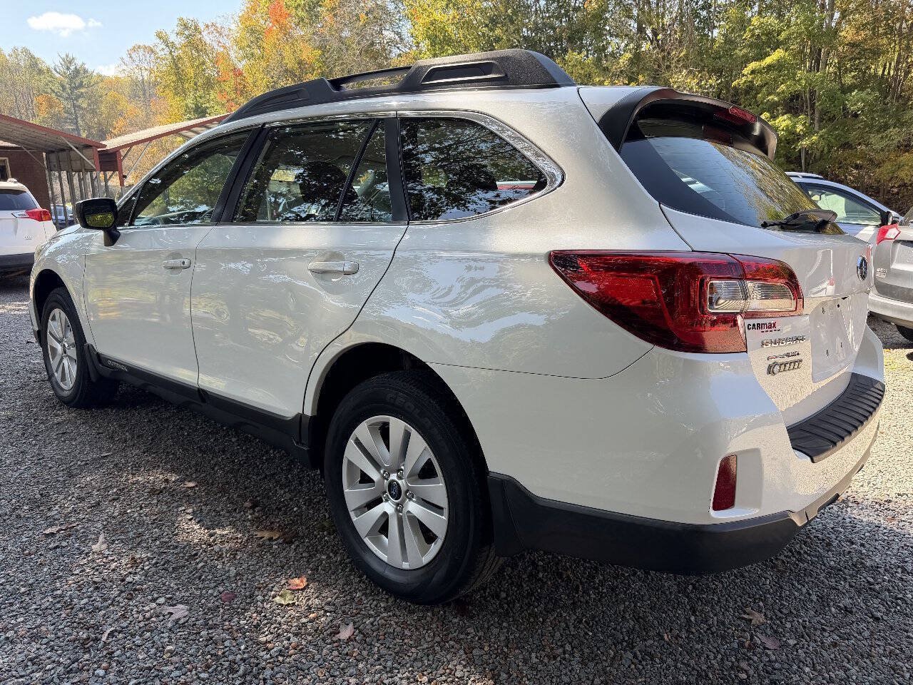 Used 2017 Subaru Outback 2.5i AWD/4WD image 17