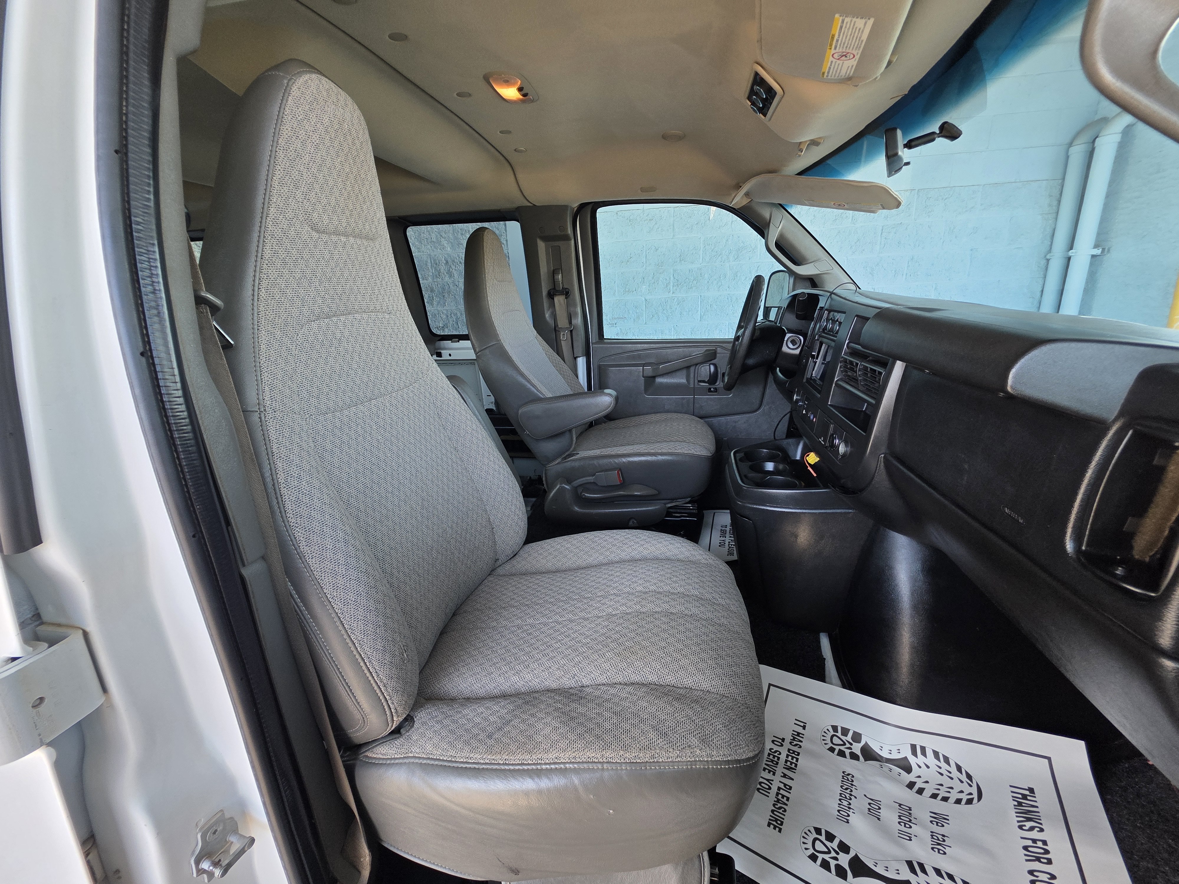 Used 2016 Chevrolet Express 3500 LT w/ LT Preferred Equipment Group RWD image 13