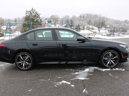 New 2026 BMW 530i xDrive AWD/4WD image 9