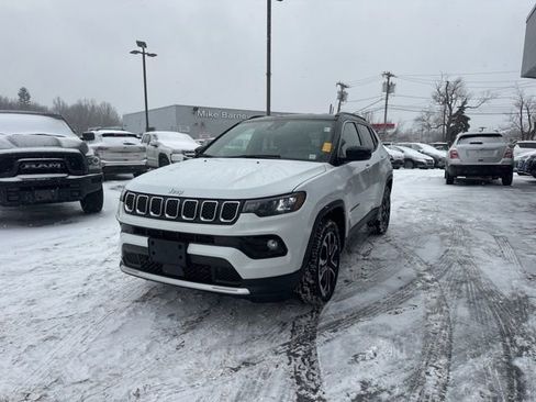 Used 2023 Jeep Compass Limited image 5