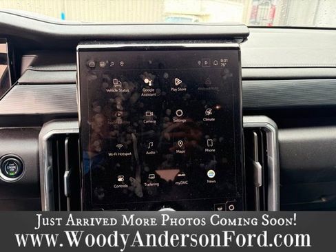 Used 2024 GMC Acadia Elevation w/ Black Edition AWD/4WD image 12