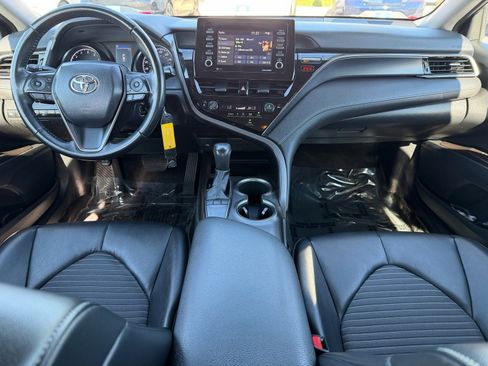 Used 2022 Toyota Camry SE image 16