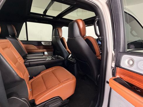 Used 2021 Lincoln Navigator L Reserve AWD/4WD image 19