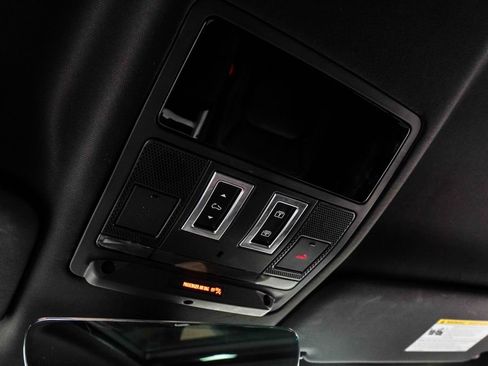 Used 2025 Land Rover Defender 110 S image 40