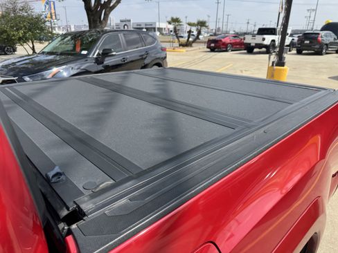 Used 2019 Toyota Tacoma Limited image 14