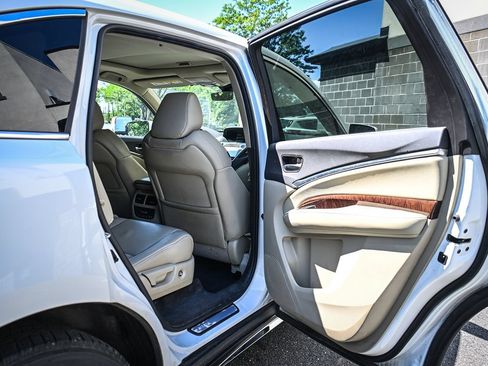 Used 2018 Acura MDX SH-AWD image 15