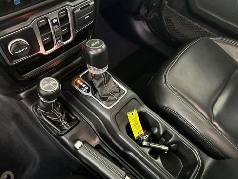 Used 2022 Jeep Wrangler Unlimited Sahara w/ Safety Group image 19