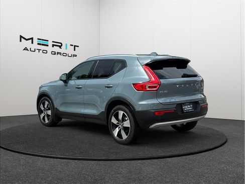 Used 2021 Volvo XC40 T5 Momentum w/ Premium Package AWD/4WD image 7