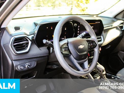 Used 2025 Chevrolet TrailBlazer LT image 33
