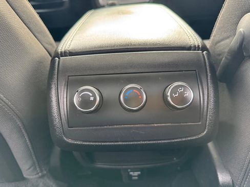 Used 2016 GMC Acadia SLE image 39