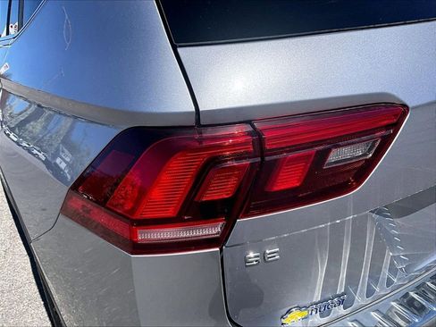 Used 2024 Volkswagen Tiguan SE AWD/4WD image 34
