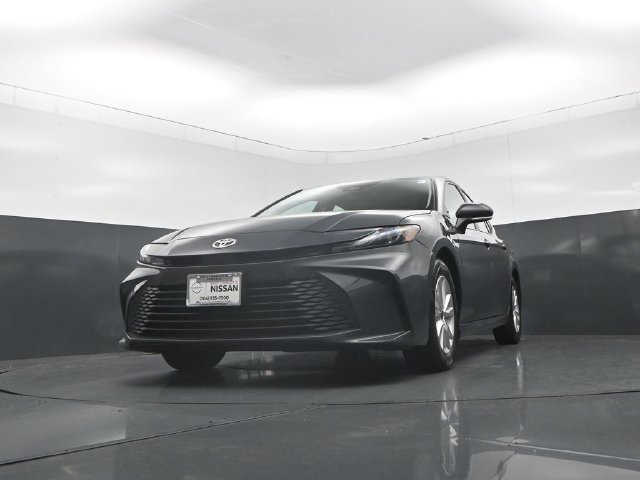 Used 2025 Toyota Camry LE FWD image 33