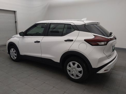 Used 2021 Nissan Kicks S FWD image 3