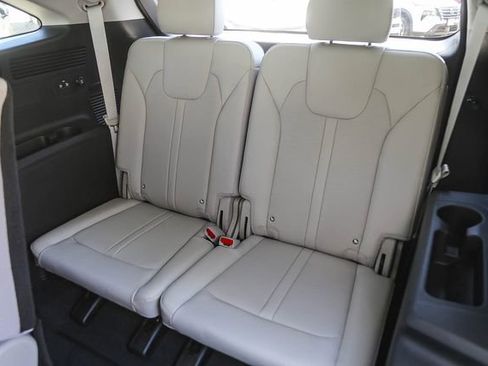 Used 2024 Kia Sorento S FWD image 20
