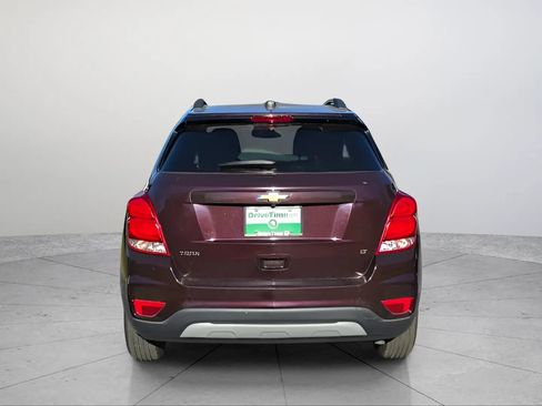 Used 2020 Chevrolet Trax LT w/ LT Convenience Package image 9