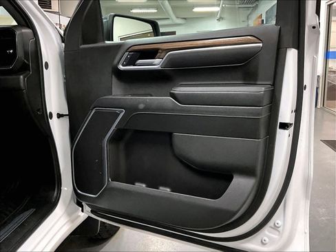 Used 2025 Chevrolet Silverado 1500 LT image 12