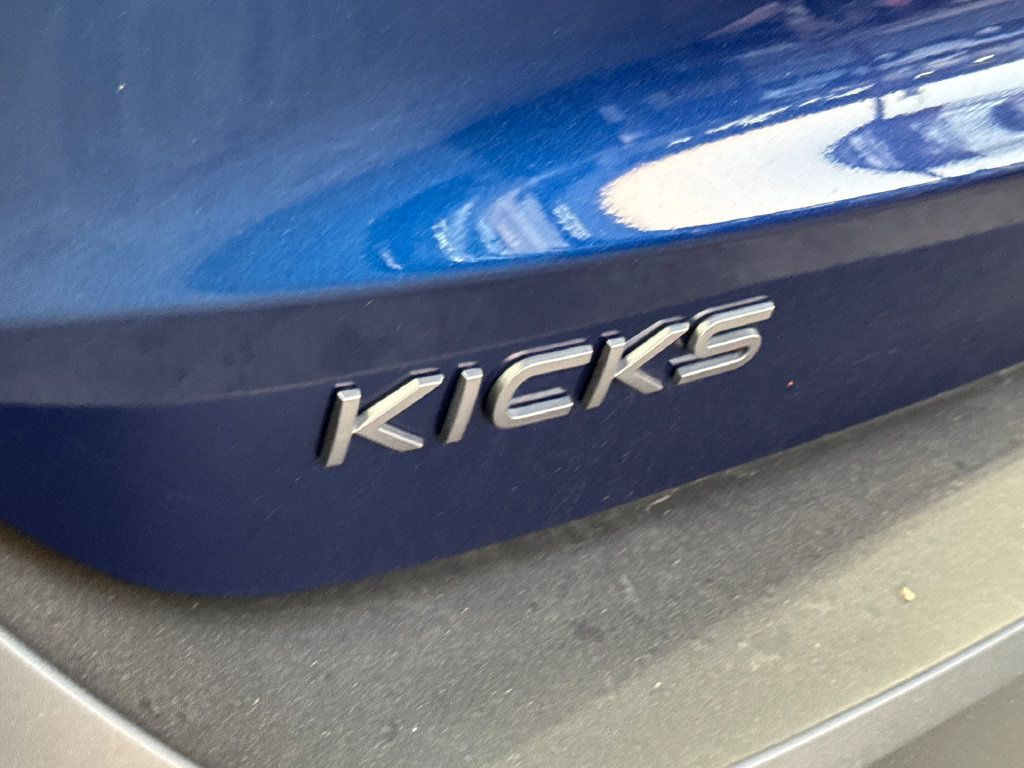 Used 2026 Nissan Kicks SR FWD image 7