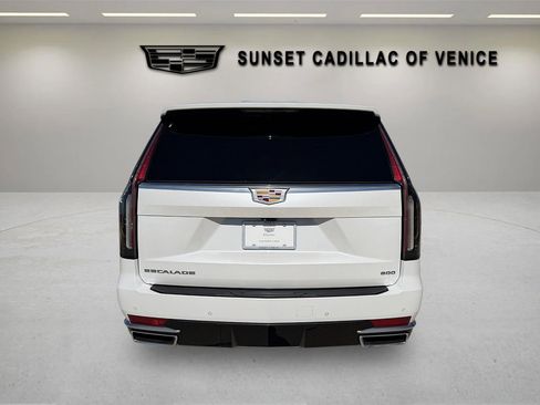 Certified 2022 Cadillac Escalade Premium Luxury w/ Performance Package image 4