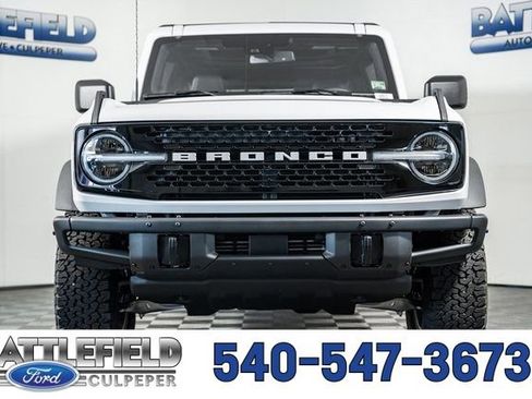 New 2025 Ford Bronco Badlands image 2