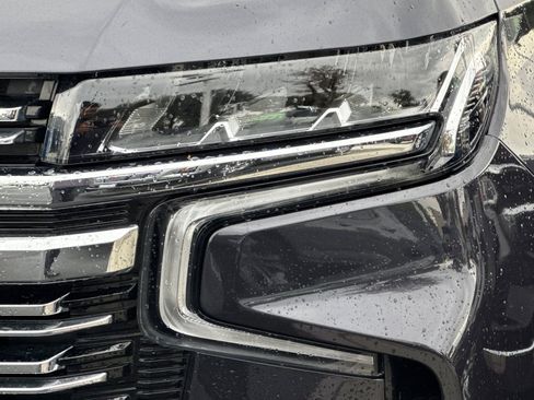 Used 2024 Chevrolet Suburban Premier image 48